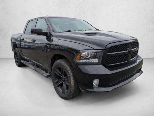 Brilliant Black Crystal Pearlcoat 2018 RAM 1500 Night Crew Cab 4x4 5'7' Box