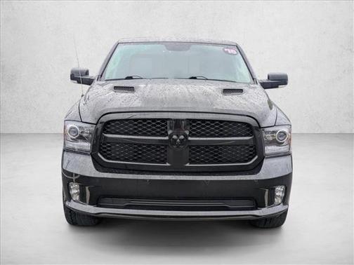 Brilliant Black Crystal Pearlcoat 2018 RAM 1500 Night Crew Cab 4x4 5'7' Box