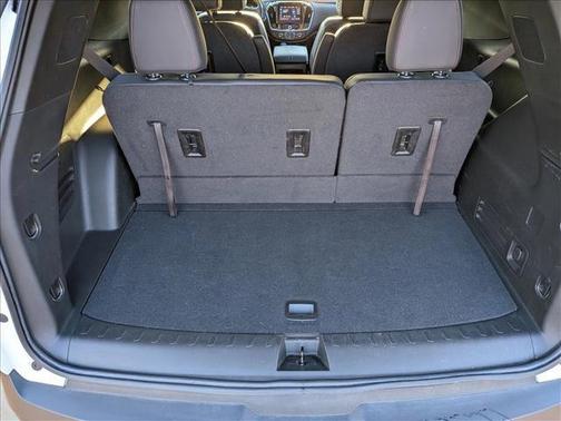 Summit White 2023 Chevrolet Traverse RS