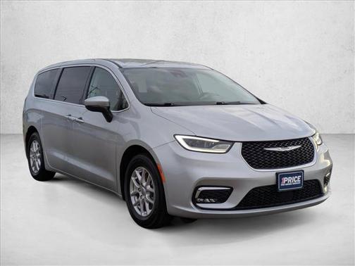 Silver Mist Clearcoat 2023 Chrysler Pacifica Touring L
