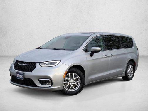 Silver Mist Clearcoat 2023 Chrysler Pacifica Touring L