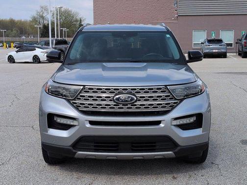 Iconic Silver Metallic 2022 Ford Explorer Limited