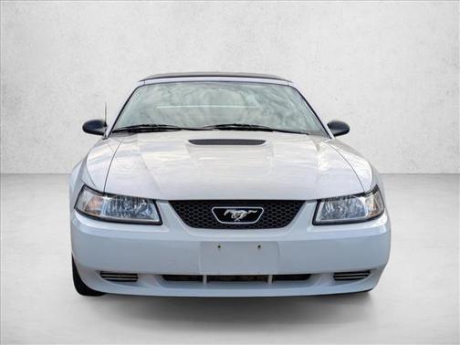 Oxford White Clearcoat 2001 Ford Mustang Base