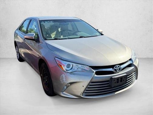 Creme Brulee Mica 2017 Toyota Camry LE