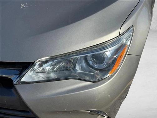 Creme Brulee Mica 2017 Toyota Camry LE