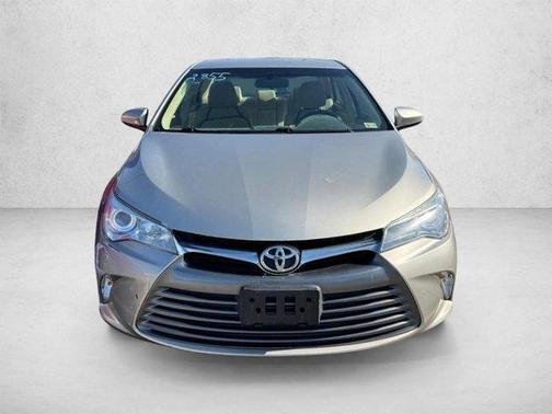 Creme Brulee Mica 2017 Toyota Camry LE