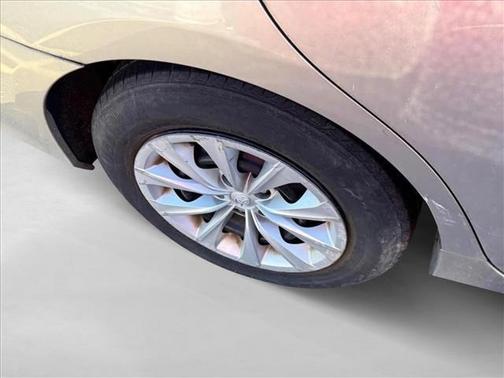 Creme Brulee Mica 2017 Toyota Camry LE