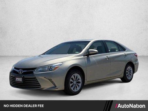 Creme Brulee Mica 2017 Toyota Camry LE