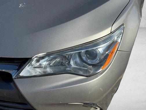 Creme Brulee Mica 2017 Toyota Camry LE