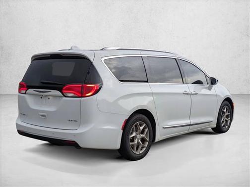 Bright White Clearcoat 2018 Chrysler Pacifica Limited