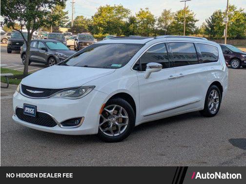Bright White Clearcoat 2018 Chrysler Pacifica Limited