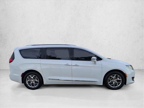 Bright White Clearcoat 2018 Chrysler Pacifica Limited