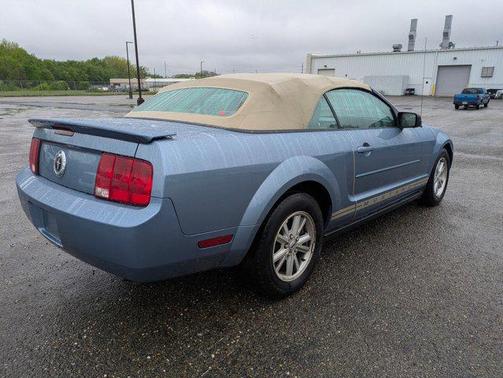 Vista Blue Metallic 2007 Ford Mustang Deluxe