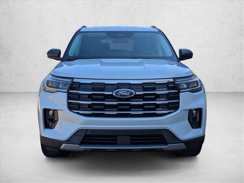 Space White Metallic 2026 Ford Explorer Active