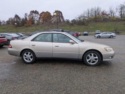 2001 Lexus ES 300 Base