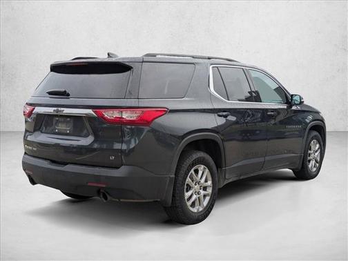 Graphite Metallic 2020 Chevrolet Traverse LT Cloth