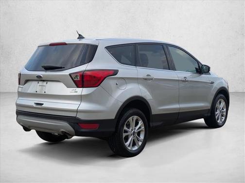 Ingot Silver Metallic 2019 Ford Escape SE