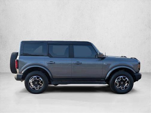 Carbonized Gray Metallic 2024 Ford Bronco Outer Banks