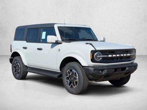 Avalanche Gray 2026 Ford Bronco Outer Banks