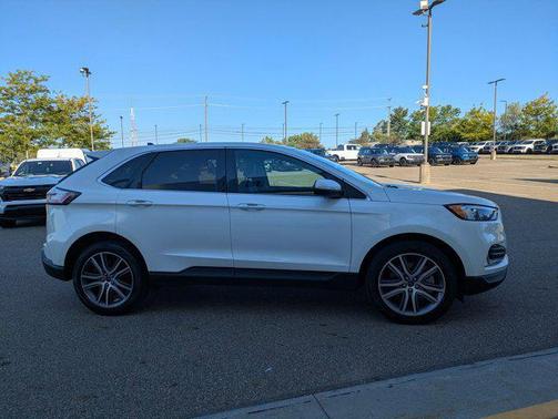2022 Ford Edge Titanium