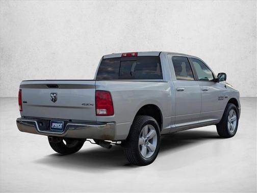 Bright Silver Metallic Clearcoat 2017 RAM 1500 SLT