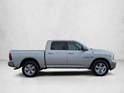 Bright Silver Metallic Clearcoat 2017 RAM 1500 SLT