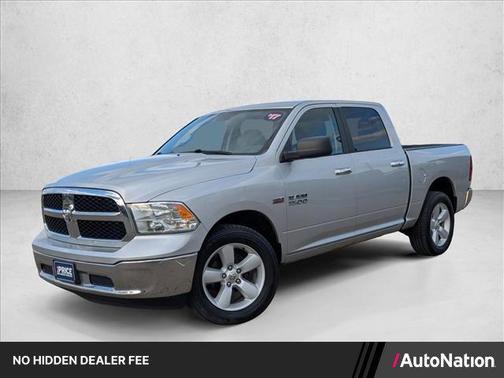Bright Silver Metallic Clearcoat 2017 RAM 1500 SLT
