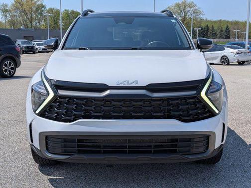 Glacial White Pearl 2023 Kia Sportage X-Line
