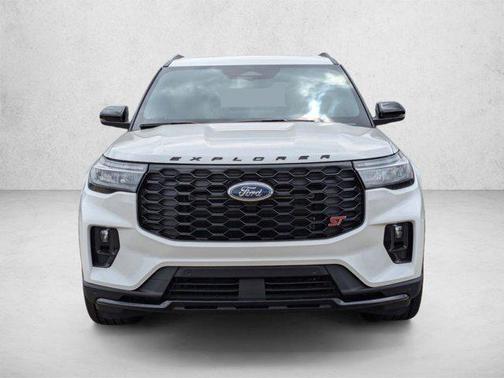 Star White Metallic Tri-Coat 2026 Ford Explorer ST