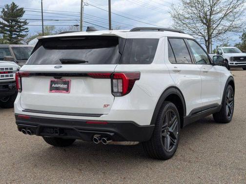 Star White Metallic Tri-Coat 2026 Ford Explorer ST