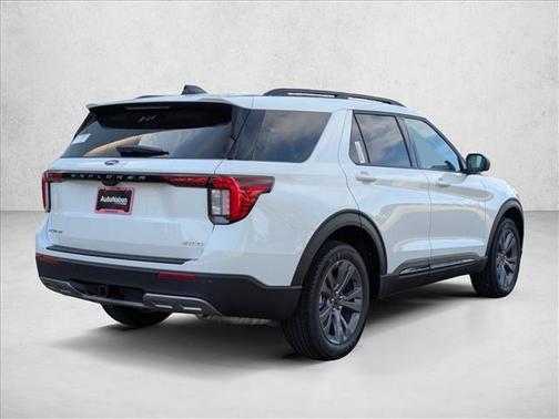 Star White Metallic Tri-Coat 2026 Ford Explorer Active