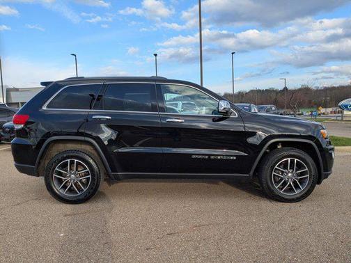 Diamond Black Crystal Pearlcoat 2018 Jeep Grand Cherokee Limited