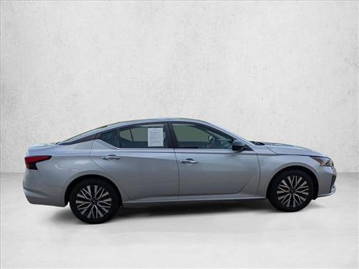 Brilliant Silver Metallic 2024 Nissan Altima 2.5 SV