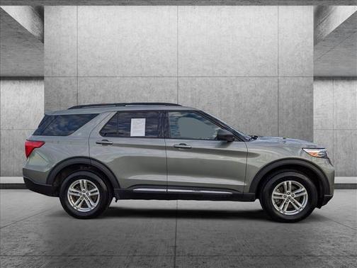 Photo 5 of 26 of 2020 Ford Explorer XLT