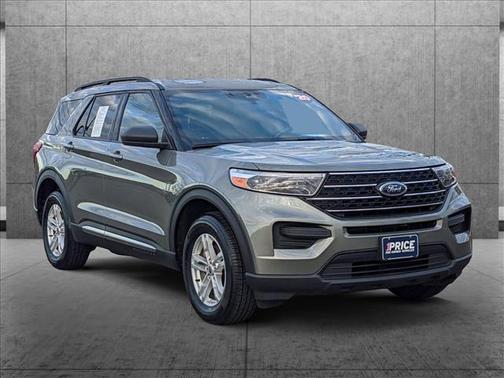 Photo 3 of 26 of 2020 Ford Explorer XLT