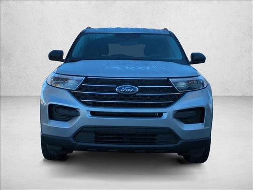 Iconic Silver Metallic 2023 Ford Explorer XLT