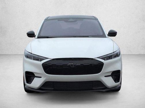 Star White Metallic Tri-Coat 2025 Ford Mustang Mach-E GT