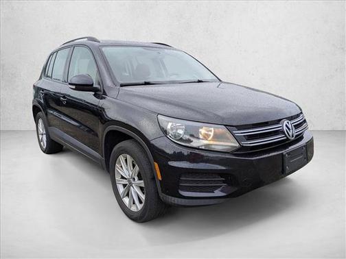 Deep Black Pearl Metallic 2017 Volkswagen Tiguan Limited 2.0T