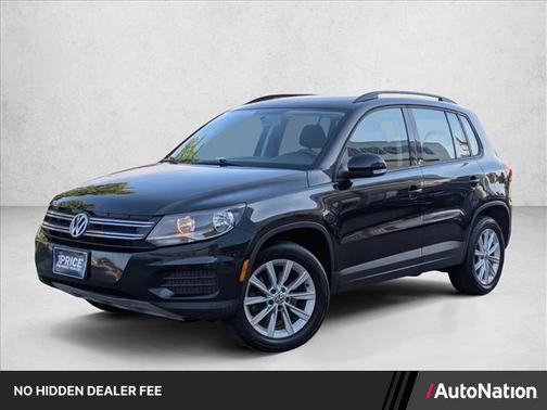 Deep Black Pearl Metallic 2017 Volkswagen Tiguan Limited 2.0T
