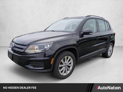 Deep Black Pearl Metallic 2017 Volkswagen Tiguan Limited 2.0T