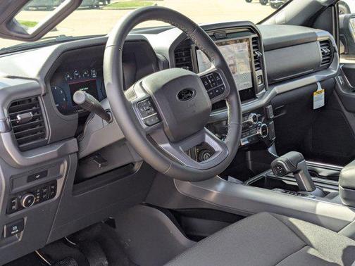 Avalanche 2026 Ford F-150 XLT