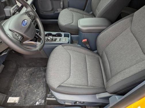 Orange Fury Metallic Tri-Coat 2026 Ford Maverick XLT