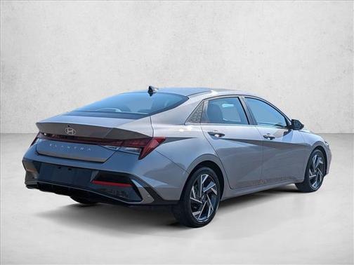2025 Hyundai ELANTRA SEL