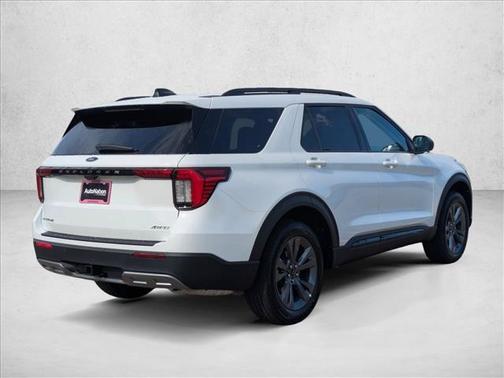 Star White Metallic Tri-Coat 2026 Ford Explorer Active