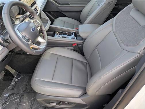 Star White Metallic Tri-Coat 2026 Ford Explorer Active