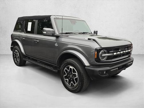 Carbonized Gray Metallic 2022 Ford Bronco Outer Banks