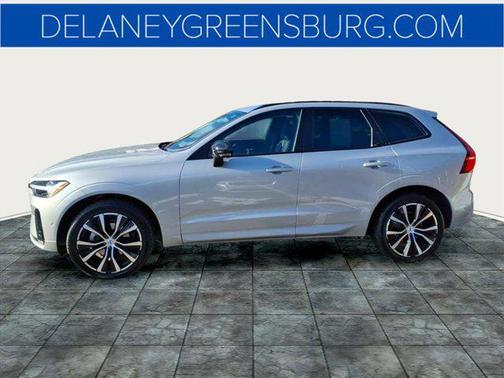 2023 Volvo XC60 B5 Plus Dark Theme