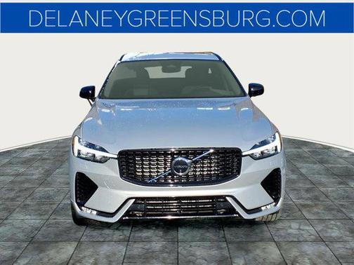 2023 Volvo XC60 B5 Plus Dark Theme