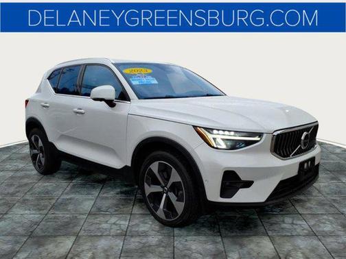 2023 Volvo XC40 B5 Plus Bright Theme