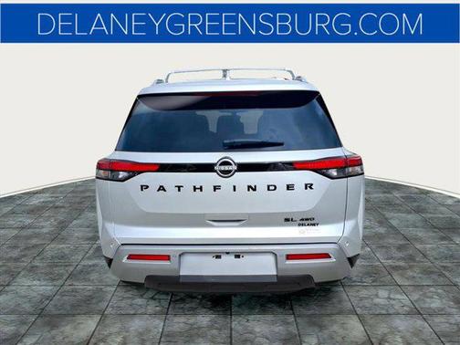 2023 Nissan Pathfinder SL 4WD